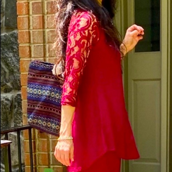 🔥🆕 MEDIUM High/Low Red Lace Tunic Top - Picture 2 of 7